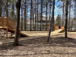 Jeux d'hébertisme au parc Dulac à Sainte-Marie